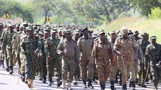 Div comd flank by the commandant and RPC.JPG
