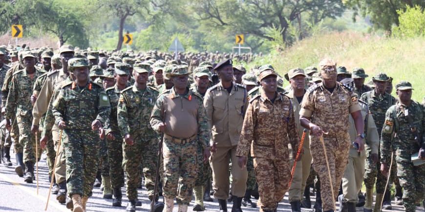 Div comd flank by the commandant and RPC.JPG