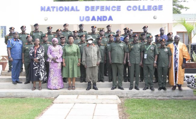 Group photo of NDC graduands with H.E Yoweri Kaguta Museveni at NDC-U in Njeru Buikwe district.jpg